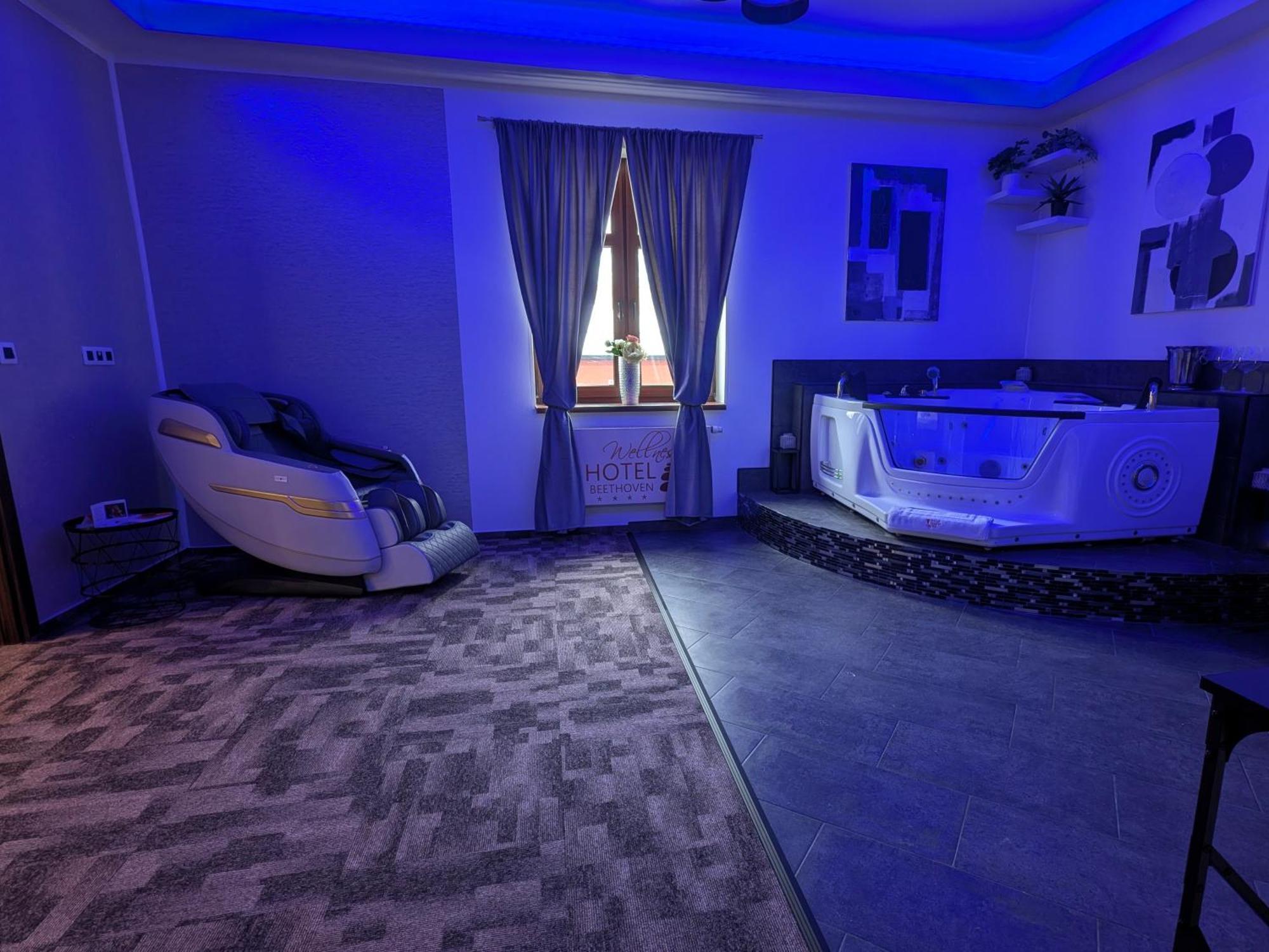 Wellness Hotel Beethoven Chomutov Buitenkant foto