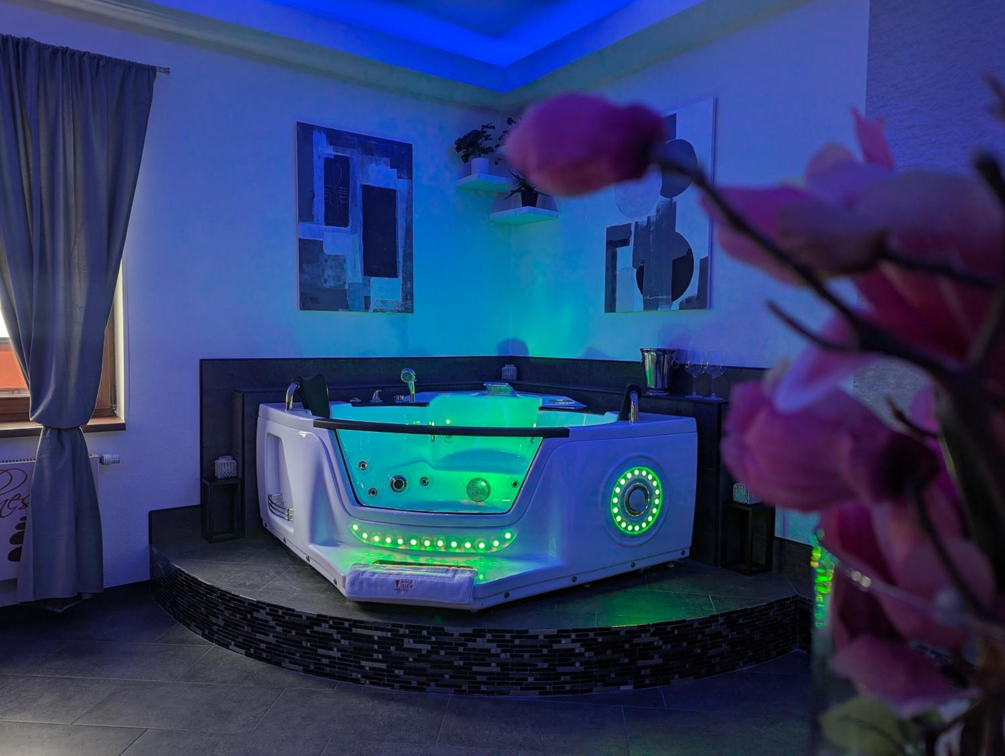 Wellness Hotel Beethoven Chomutov Buitenkant foto